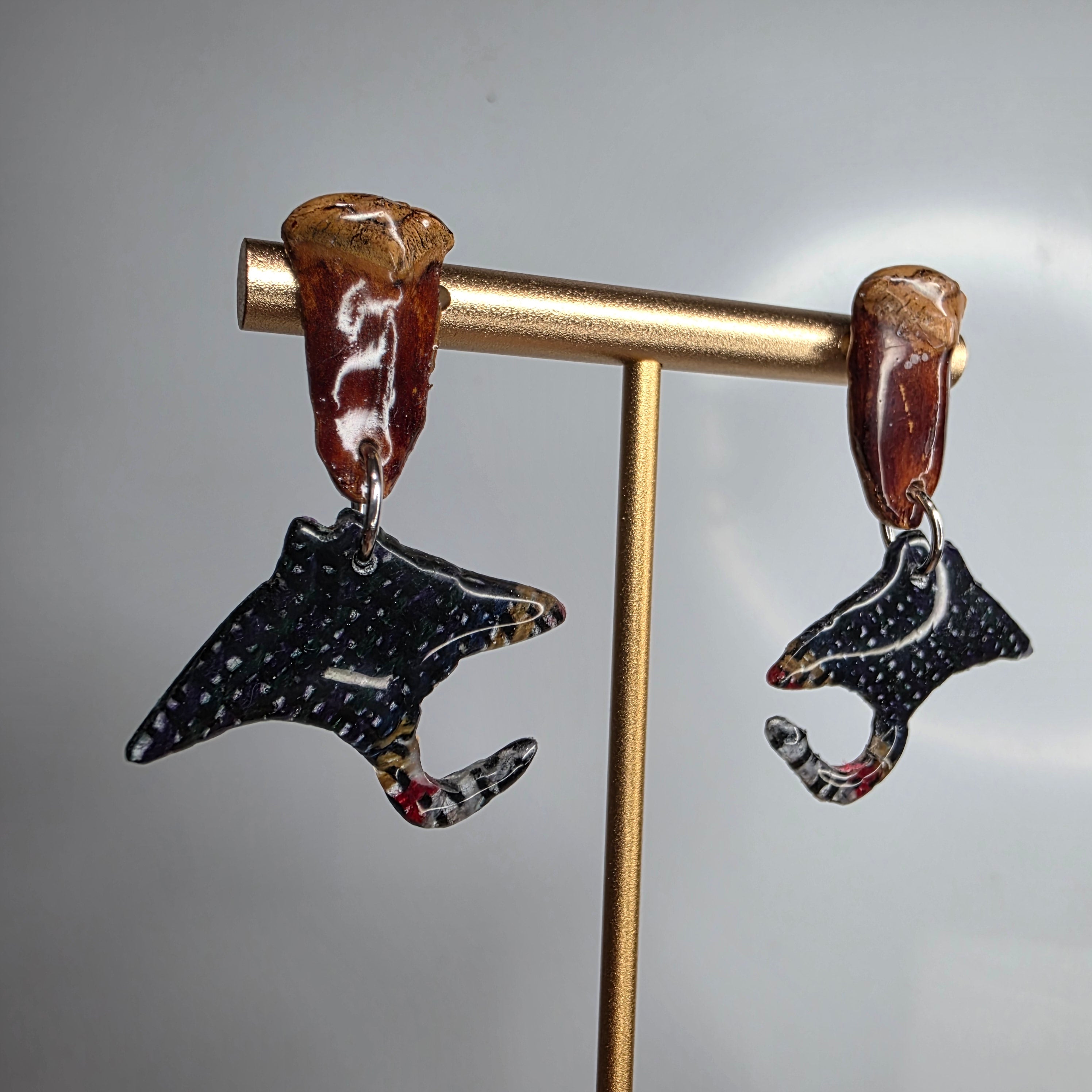 Pendientes con forma de mantarraya en tela canaria
