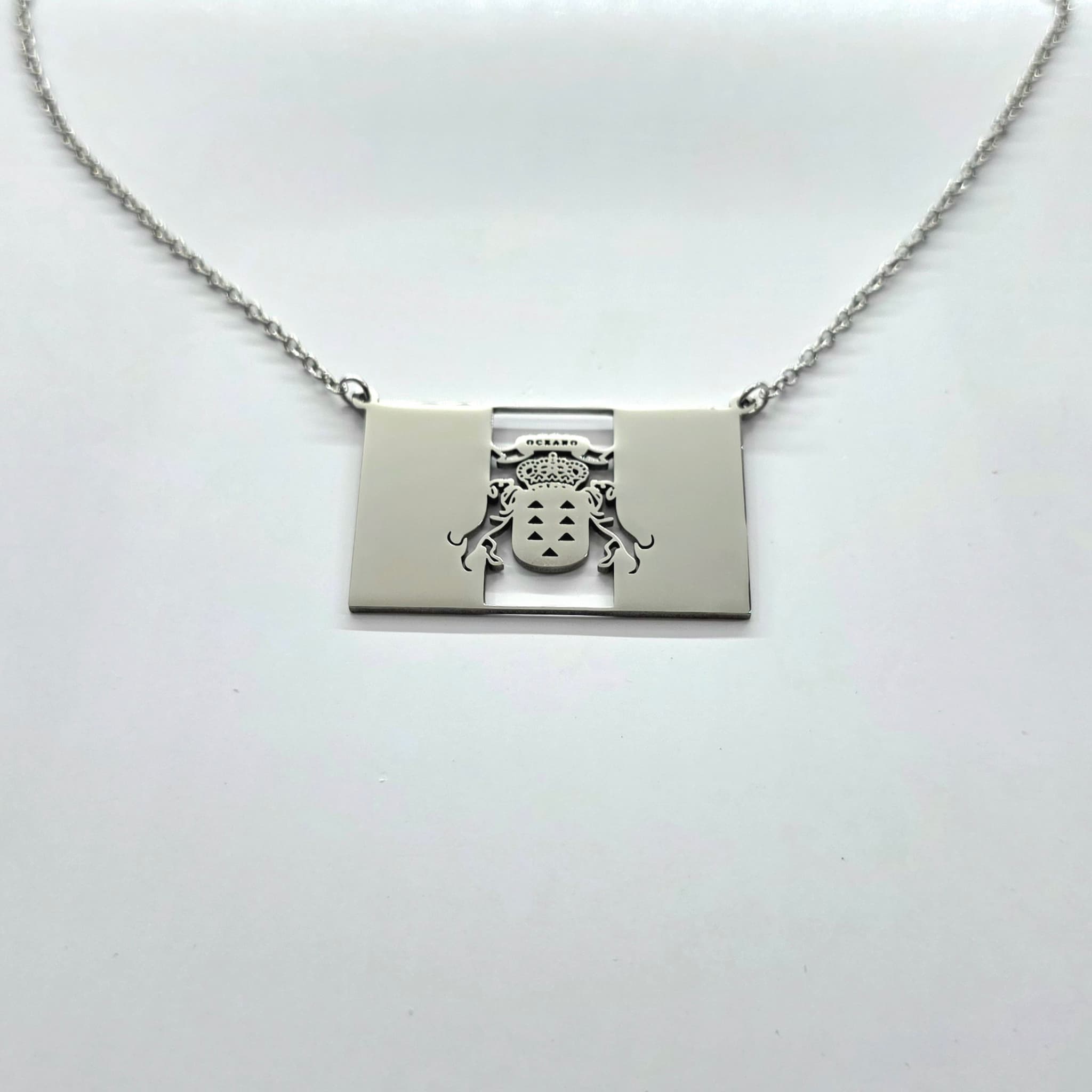 Collar Bandera de Canarias Doble Enganche Plateado — cerca