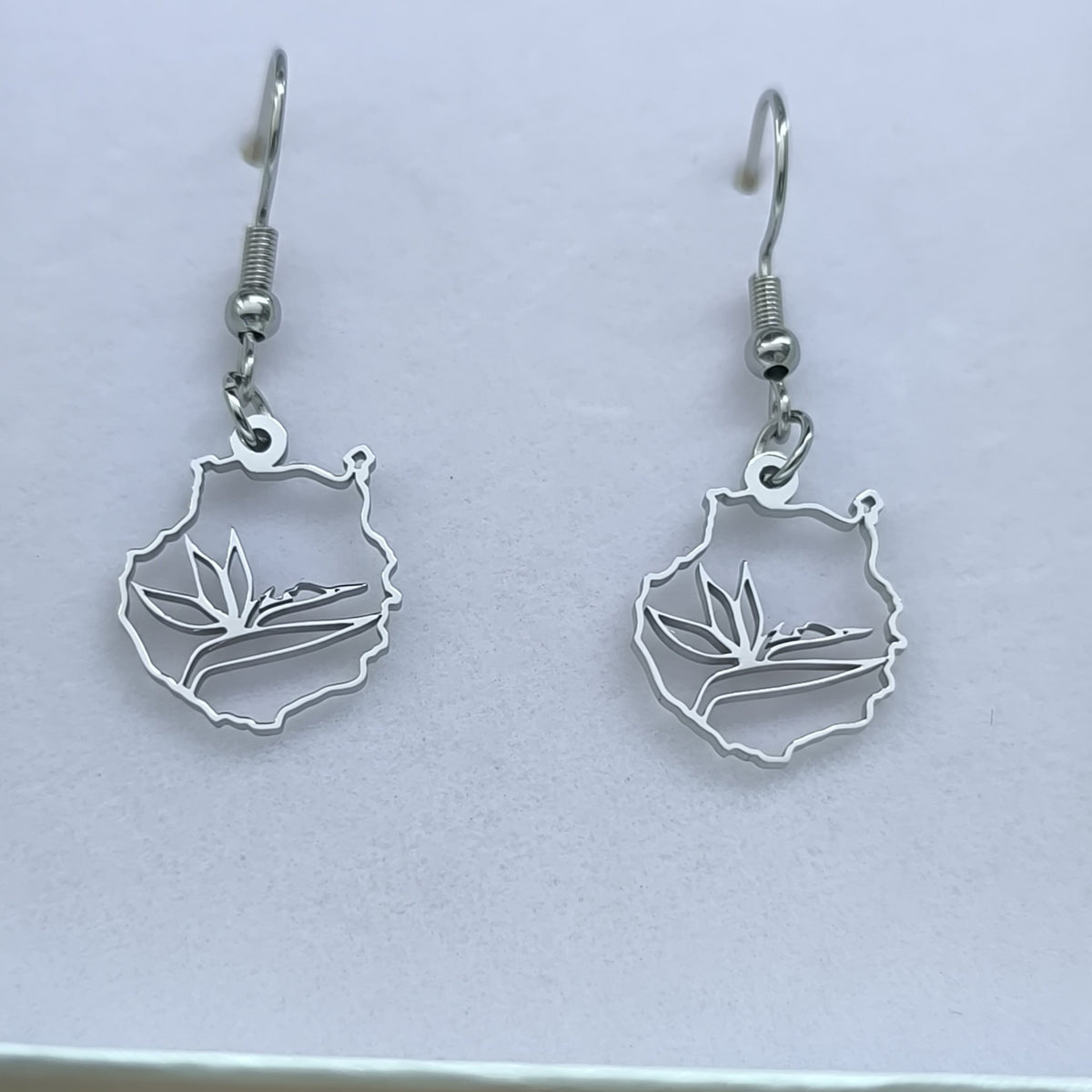 Pendientes Gran Canaria con strelitzia calada en plateado