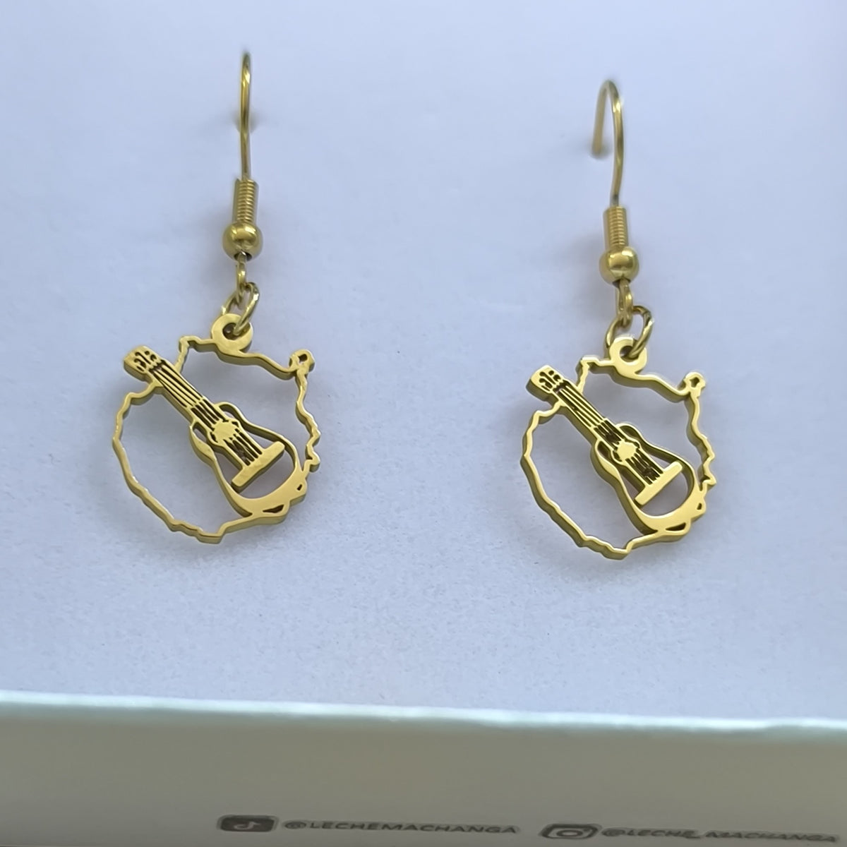 Pendientes Gran Canaria con timple canario calado en dorado