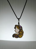 Collar con ilustración de Rapunzel en acabado vitral