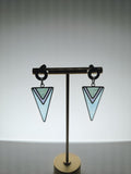Pendientes triangulares con diseño geométrico vitral