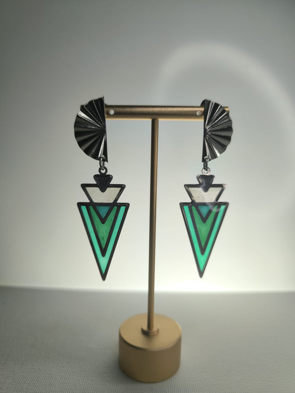 Pendientes grandes en forma de triángulo con efecto vitral
