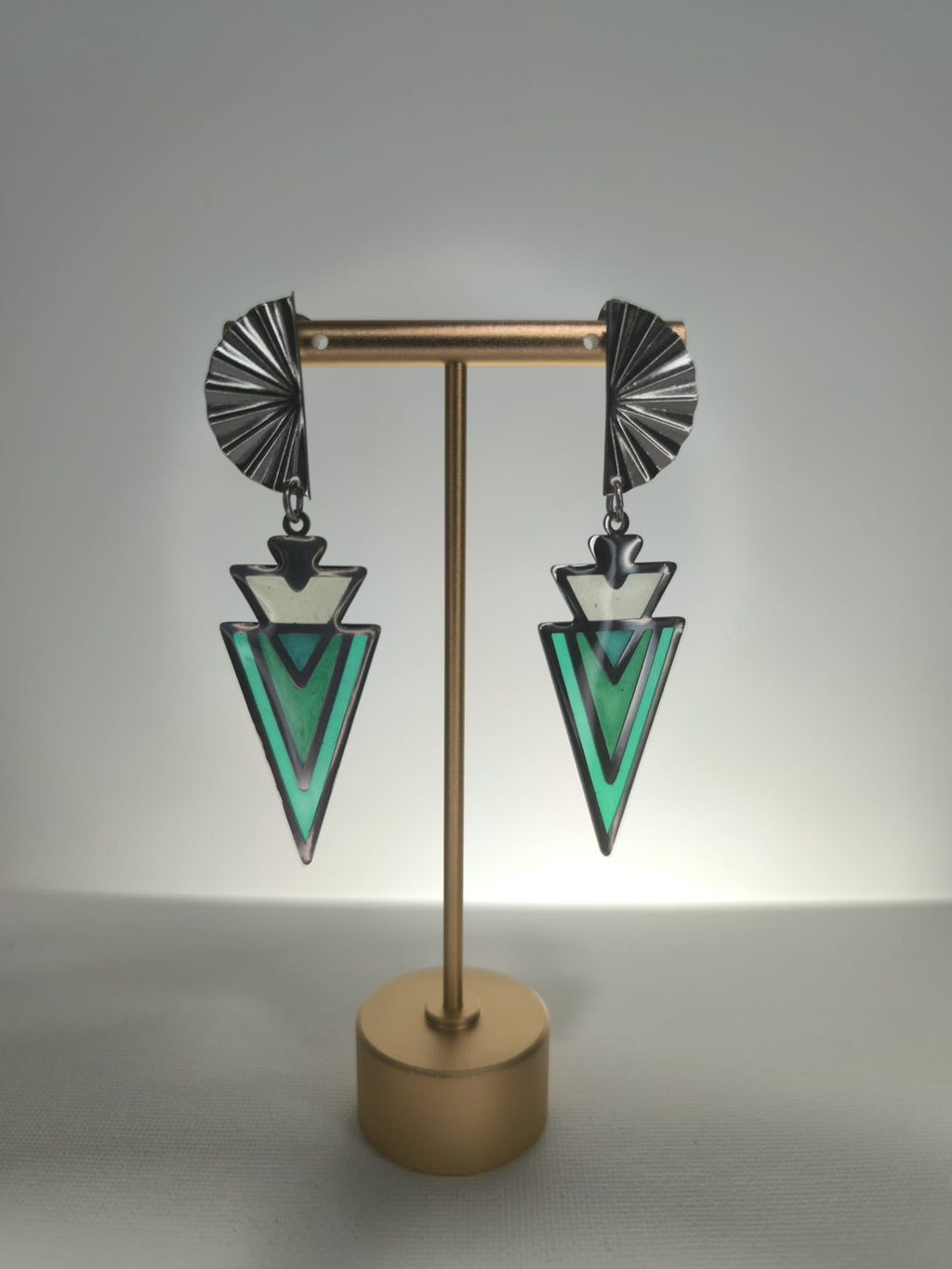 Pendientes grandes en forma de triángulo con efecto vitral