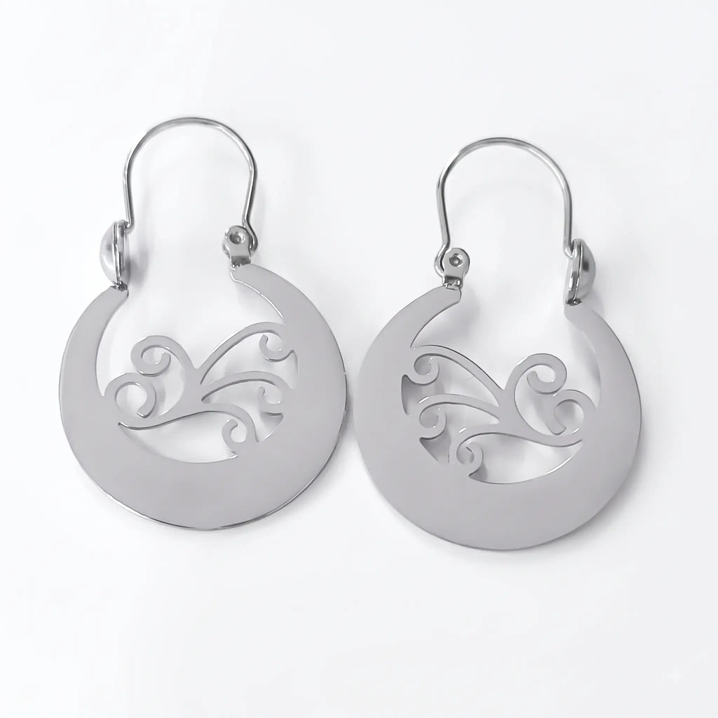 Argollas Canarias 5 Espirales Talla M plateadas fondo blanco