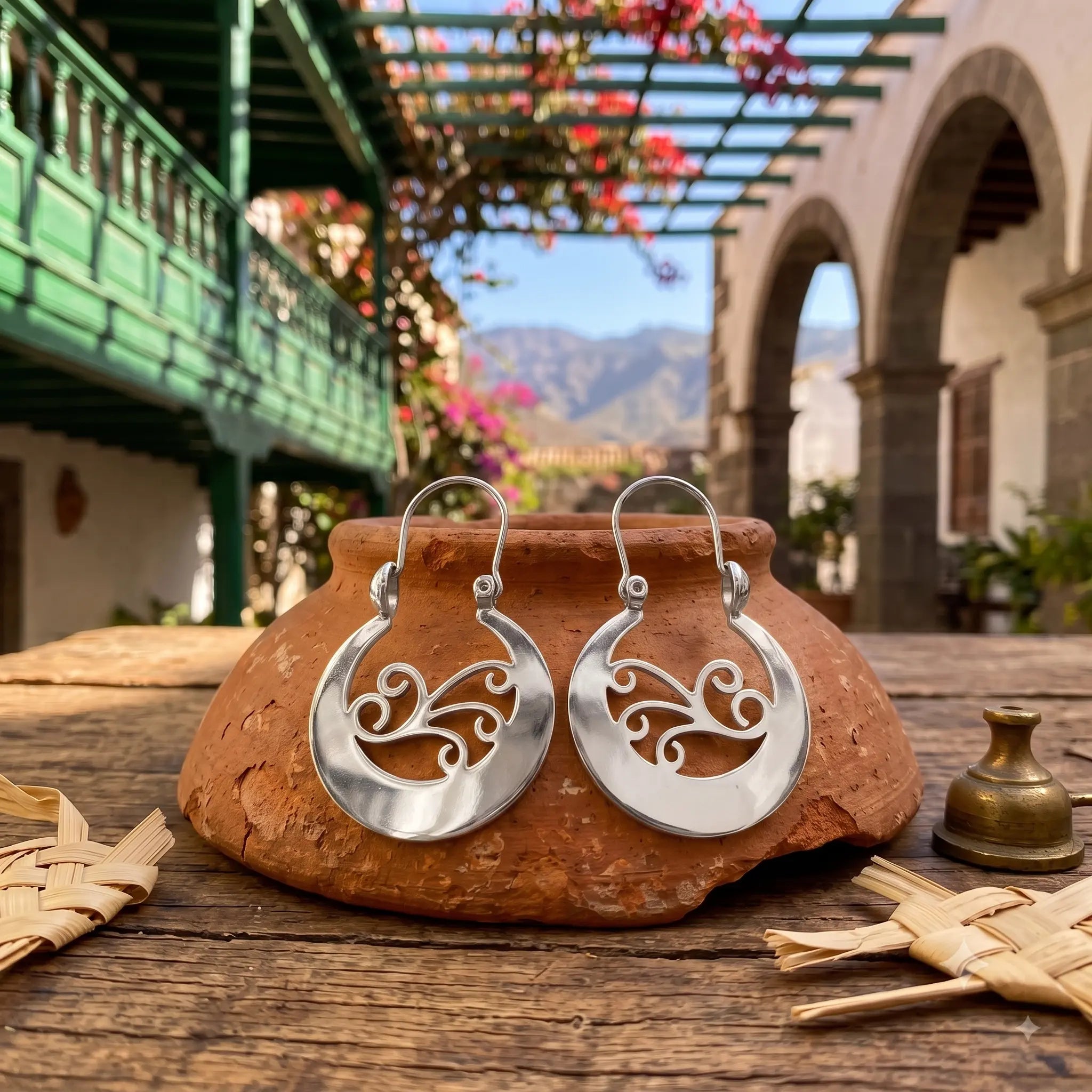 Argollas Canarias 5 Espirales Talla M plateadas lifestyle