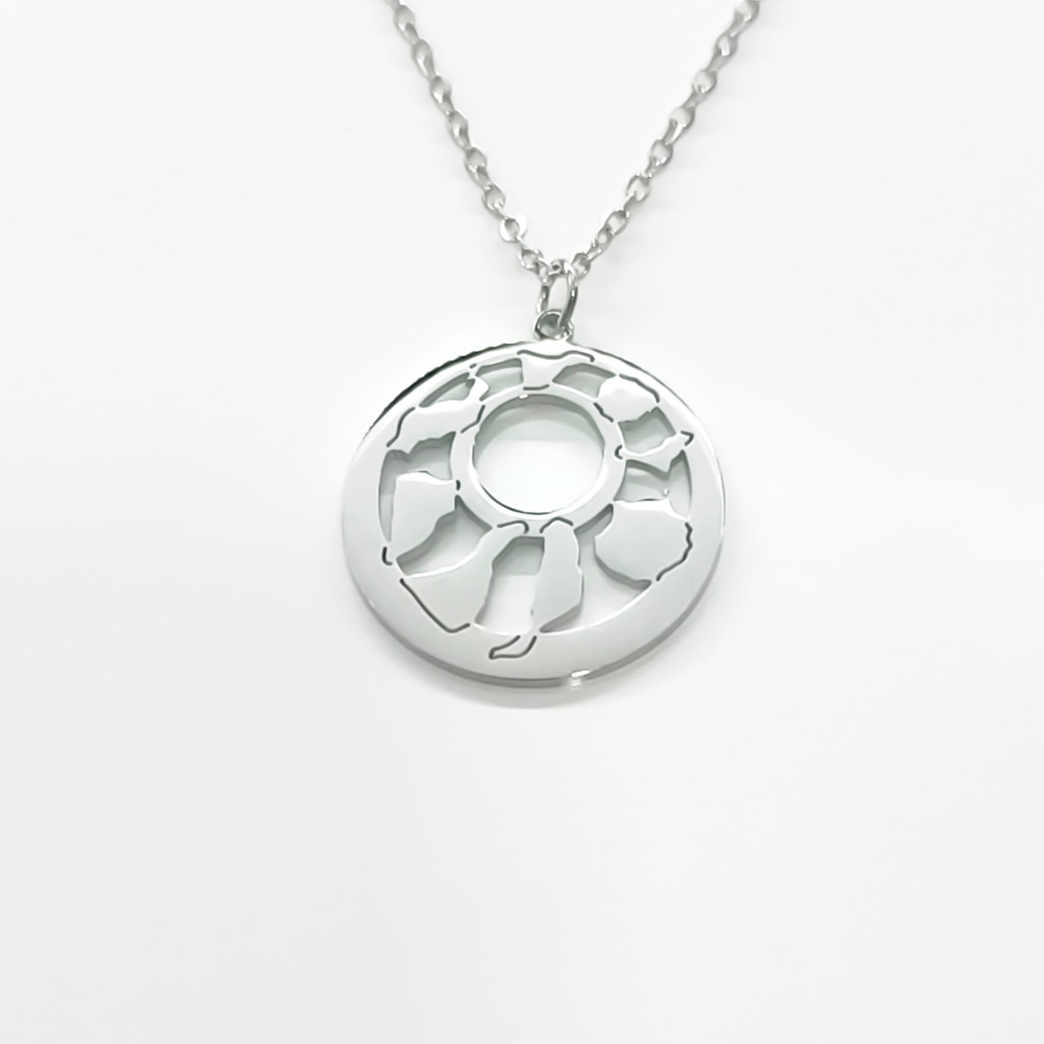 Collar Redondo 7 Islas Canarias plateado - vista cercana