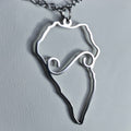 Collar con argolla canaria y silueta de La Palma en diseño minimalista